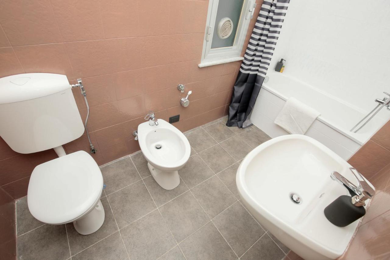 La Casa Di Marta Apartment Genoa Bagian luar foto